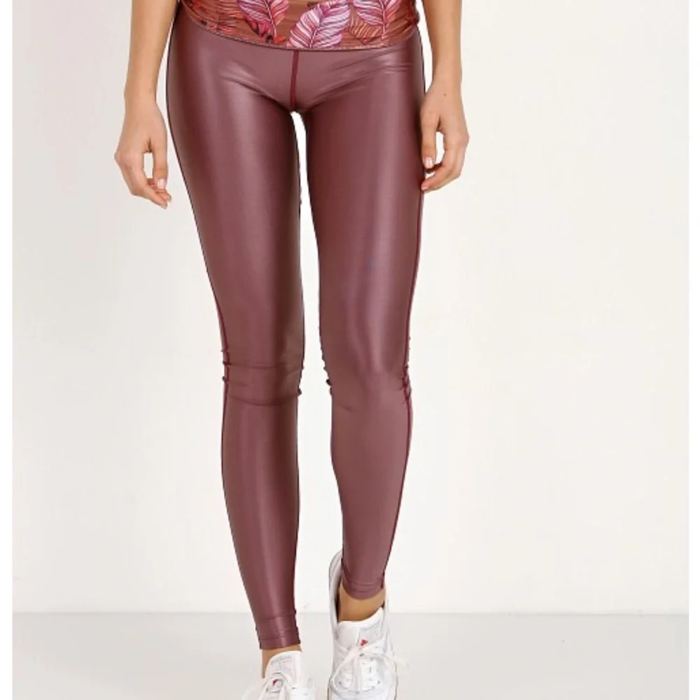 NWT Maaji high rise leggings, Size L - Picture 2 of 10